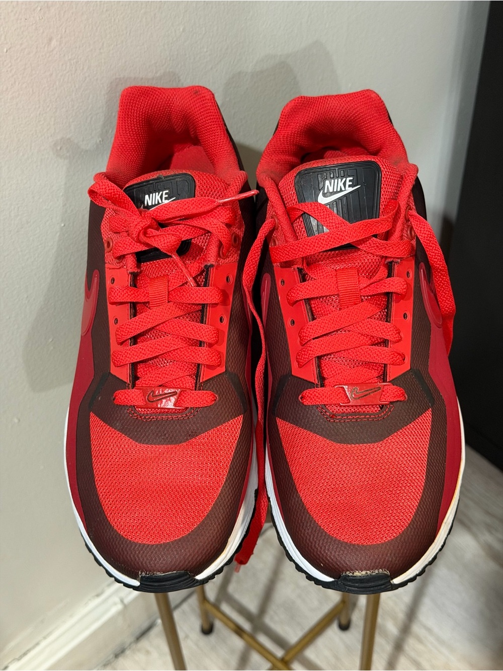 Nike Men’s Red and Black Low-Top Sneakers